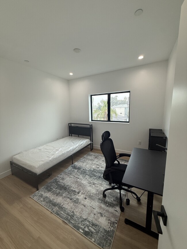 property at 1200 W 37th Dr