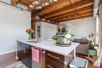 1750 N Wolcott Ave, Unit 00108A in Chicago, IL - Foto de edificio - Building Photo