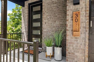 30 Cromer Dr in Bella Vista, AR - Foto de edificio - Building Photo