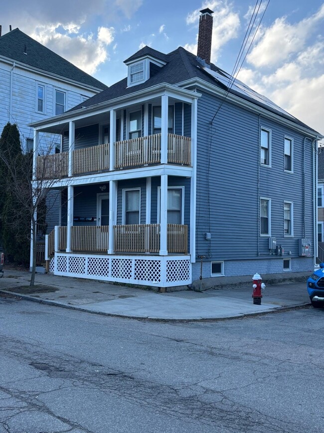 131 David St, Unit 131 David St 2nd Fl
