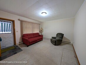 810 Gino Merli Dr in Blakely, PA - Building Photo - Building Photo