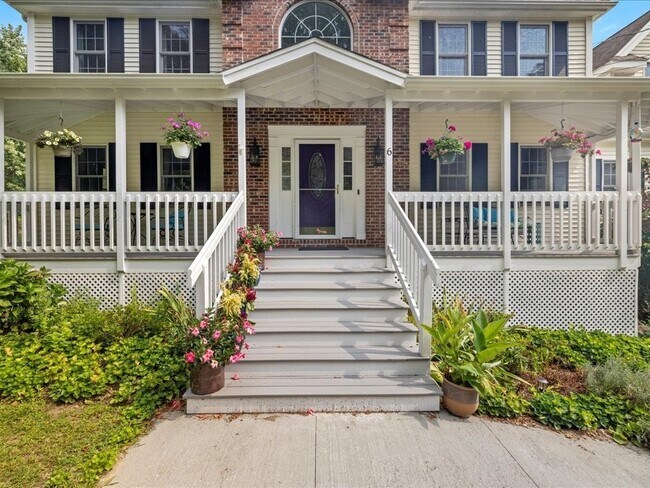 6 Wood St in Upton, MA - Building Photo - Building Photo