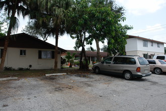 2730-2746 Fort Worth St in Sarasota, FL - Building Photo - Building Photo