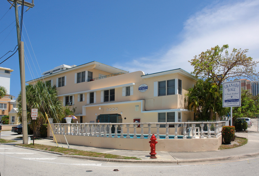 Granada Hall in Fort Lauderdale, FL - Building Photo