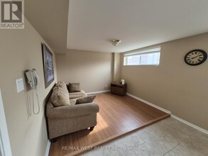14 Ardglen Dr in Brampton, ON - Building Photo - Building Photo