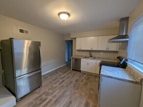 9855 Lorna Ln in St. Louis, MO - Building Photo - Building Photo