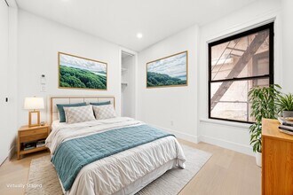 704 Eighth Avenue in Brooklyn, NY - Foto de edificio - Building Photo