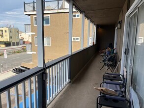 2 Hermosa Ave in Hermosa Beach, CA - Foto de edificio - Building Photo