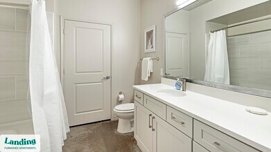 750 Fort Worth Ave, Unit 349 in Dallas, TX - Building Photo - Building Photo