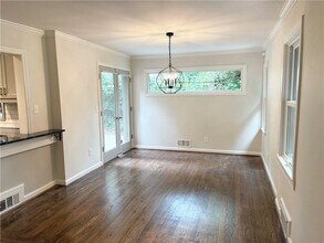 654 Upton Rd NW in Atlanta, GA - Building Photo - Building Photo