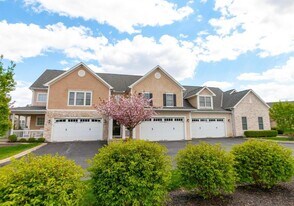 4706 St Andrews Dr in Grove City, OH - Building Photo