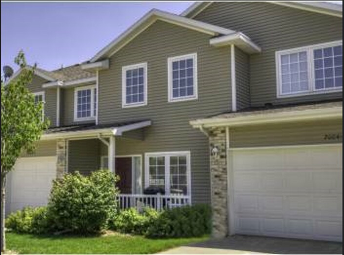 2004 NW Ashton Ln in Ankeny, IA - Foto de edificio