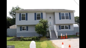 14 Highland Rd in Glen Burnie, MD - Building Photo