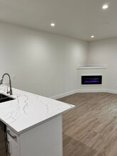 5874 Cedar St in Ferndale, WA - Foto de edificio - Building Photo