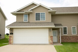 8200 Old Highway Rd in Peosta, IA - Building Photo