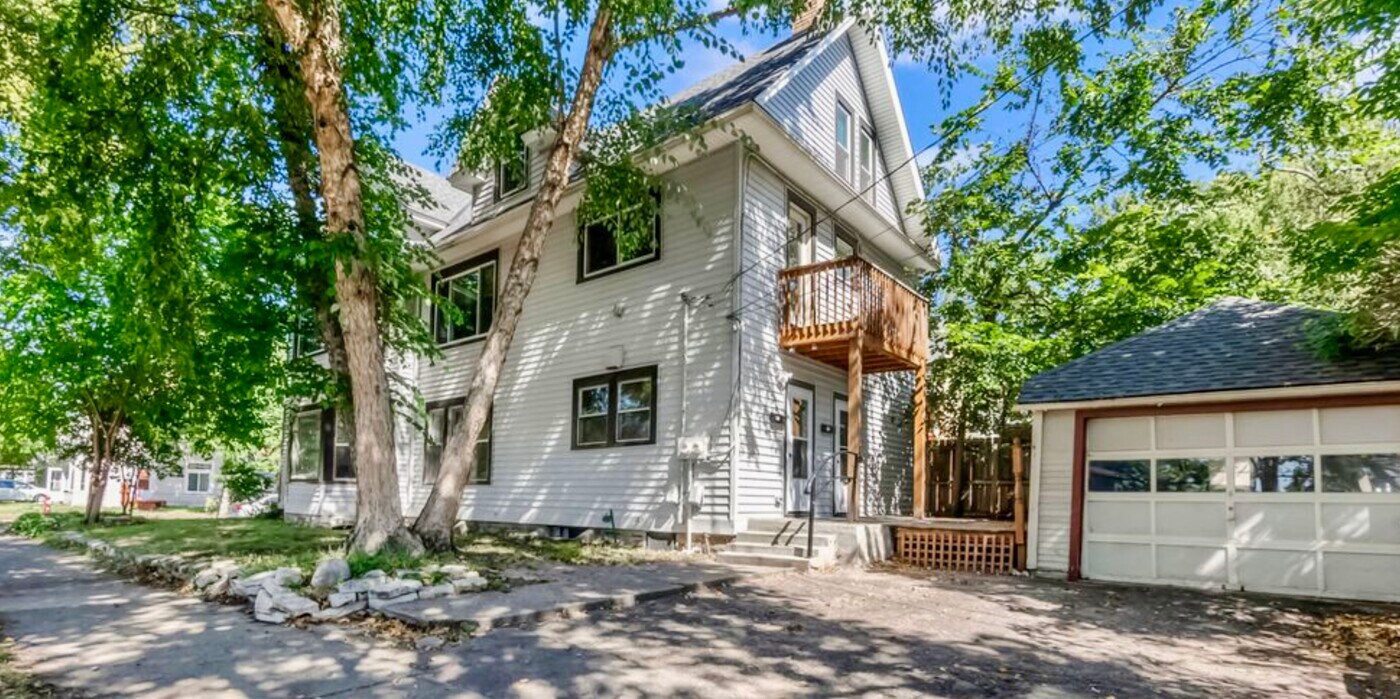 1000 24th Ave NE, Unit 2 in Minneapolis, MN - Building Photo