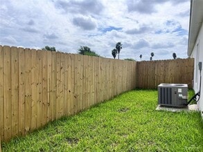 1420 S Yankton St, Unit 5 in Alton, TX - Building Photo - Building Photo