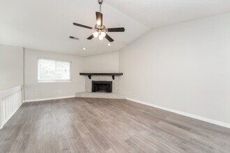 5178 Scarbrough Ln in Stone Mountain, GA - Building Photo - Building Photo