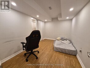 26 Catamaran Dr in Wasaga Beach, ON - Building Photo - Building Photo