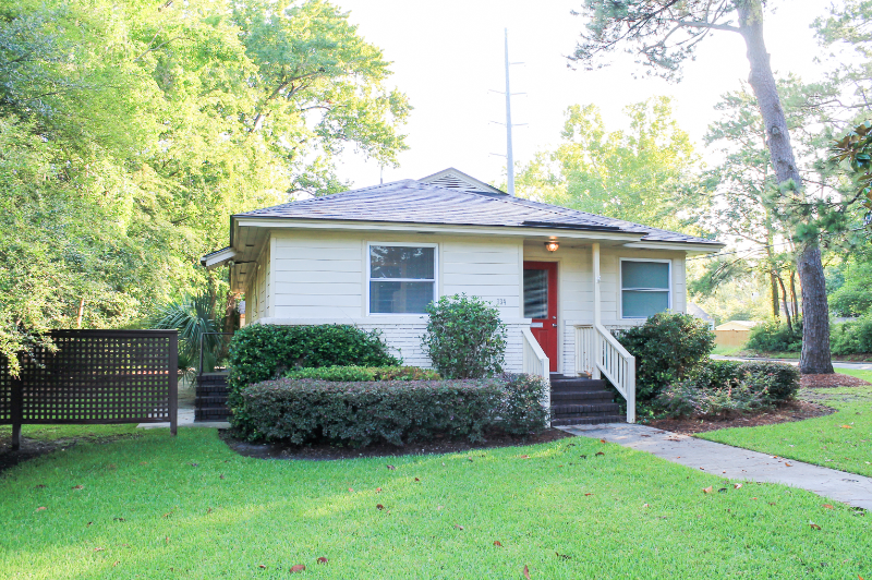 334 E 65th St in Savannah, GA - Foto de edificio