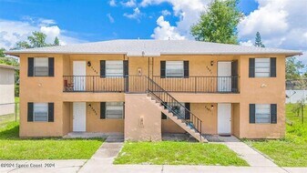 4487 Barna Ave, Unit 4487 in Titusville, FL - Building Photo