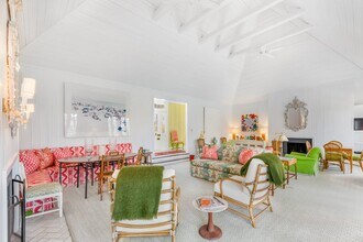 171 Wyandanch Ln in Southampton, NY - Building Photo - Building Photo