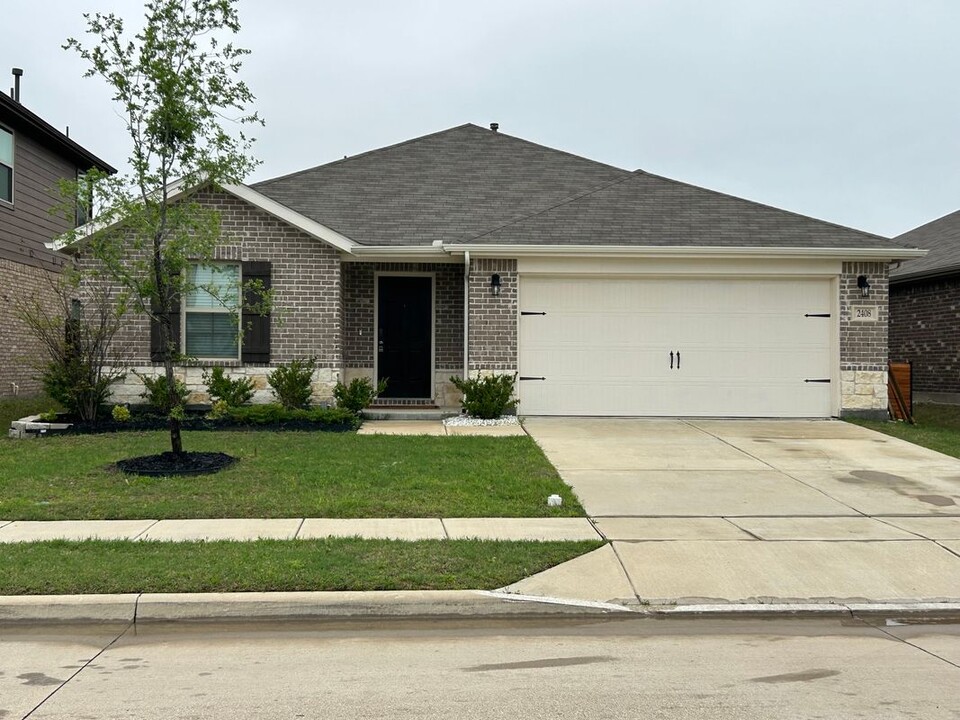 2408 Wildhaven Rd in Crandall, TX - Foto de edificio