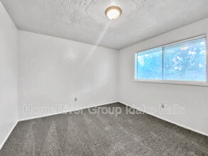 1260 S Blvd in Idaho Falls, ID - Building Photo - Building Photo