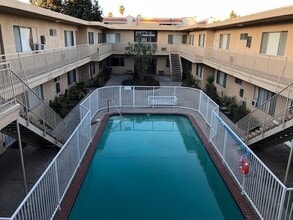 20404 Cohasset in Los Angeles, CA - Building Photo - Building Photo