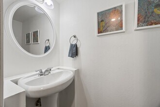 1255 Blalock Rd in Houston, TX - Building Photo - Building Photo