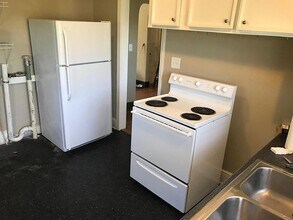 4025 Hiddenbrook Dr in Charlotte, NC - Building Photo - Building Photo