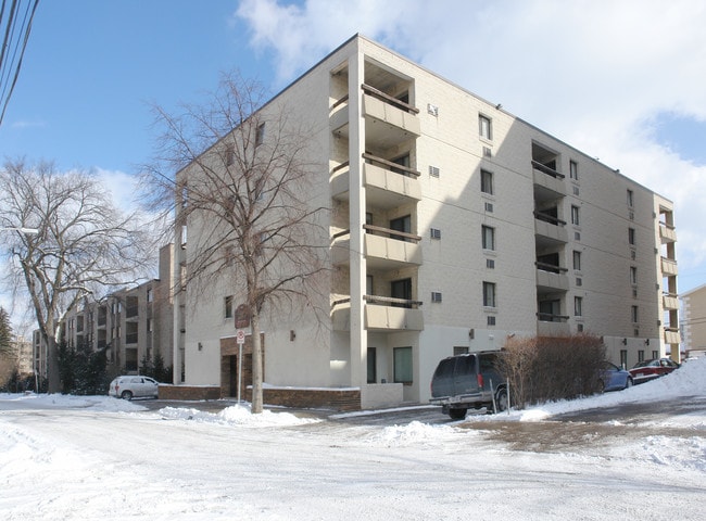 Highland Tower Apartments in State College, PA - Building Photo - Building Photo