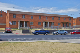 Butler Place Apartments in Fort Worth, TX - Building Photo - Building Photo