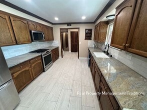 31837 41st St W in Acton, CA - Building Photo - Building Photo