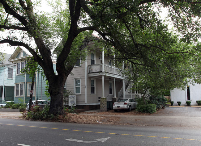 704 Rutledge Ave in Charleston, SC - Building Photo - Building Photo