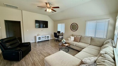 417 Arabian Colt Dr in Georgetown, TX - Building Photo - Building Photo