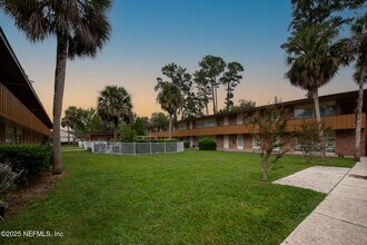 1217 Park Ave in Orange Park, FL - Building Photo - Building Photo