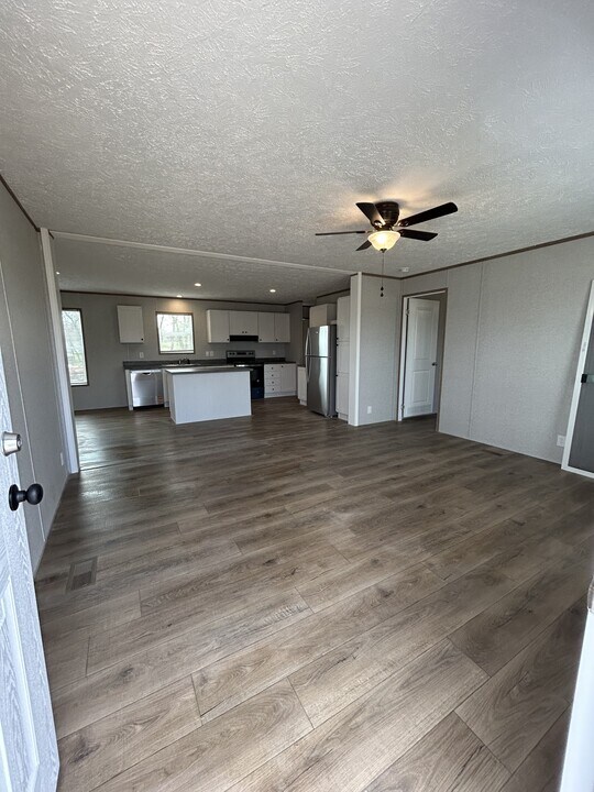 215 Illinois Ave in Oak Grove, KY - Building Photo