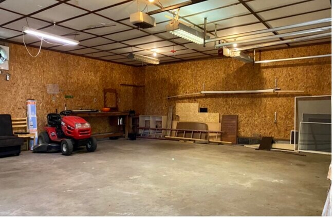 20427 Mack Dr in Big Rapids, MI - Building Photo - Building Photo