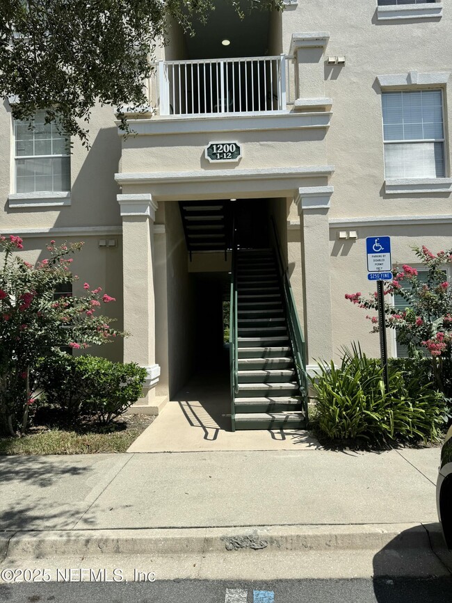 8601 Beach Blvd in Jacksonville, FL - Building Photo - Building Photo