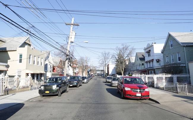 760 E 229th St in Bronx, NY - Building Photo - Building Photo