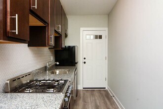 712 W Brompton Ave in Chicago, IL - Foto de edificio - Building Photo