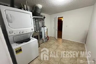 299 Prestwick Way in Edison, NJ - Building Photo - Building Photo