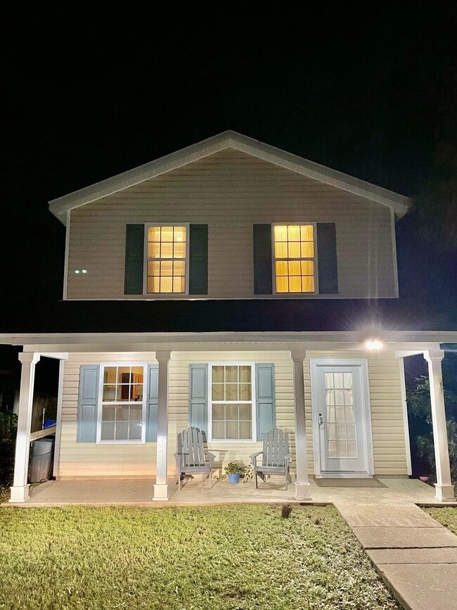 property at 1535 N Whitney St