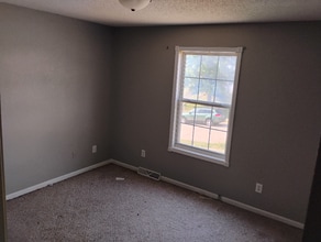 3915 Scarborough Way in Jefferson City, MO - Building Photo - Building Photo