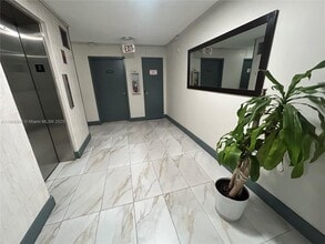 1250 NE 125th St in North Miami, FL - Building Photo - Building Photo