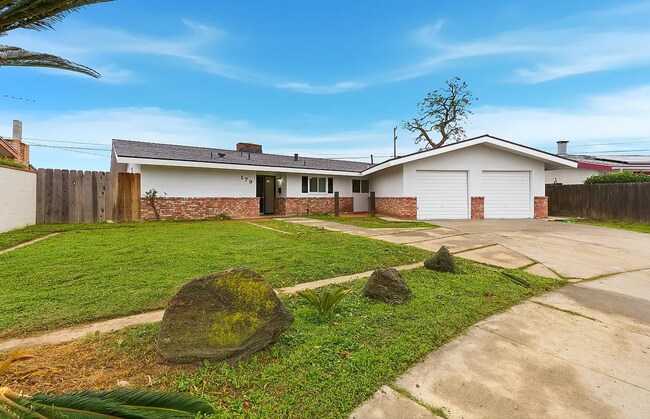 179 W Hazelwood Dr in Lemoore, CA - Building Photo - Building Photo