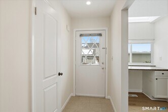 83 Hilltop Dr in Simsbury, CT - Building Photo - Building Photo