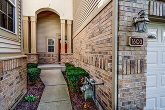 1603 Spyglass Cir in Palos Heights, IL - Foto de edificio - Building Photo