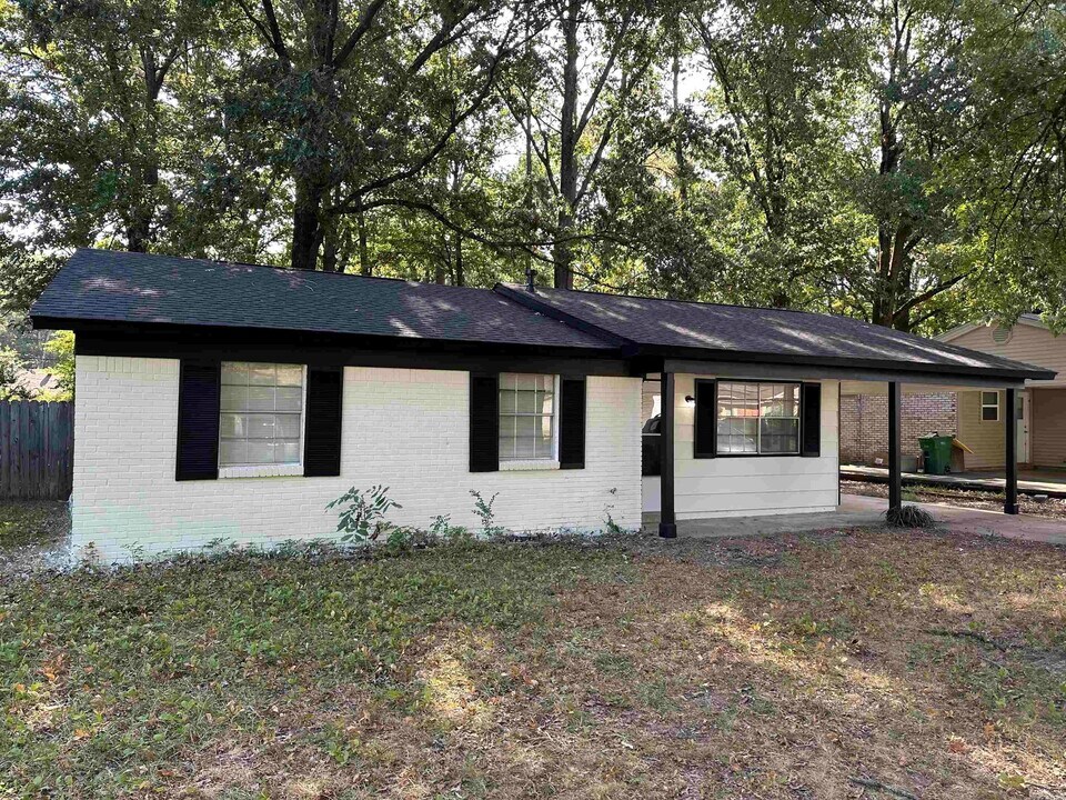 9615 Comstock Rd in Little Rock, AR - Building Photo